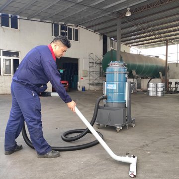 舊地坪改造中工業(yè)吸塵器的運用